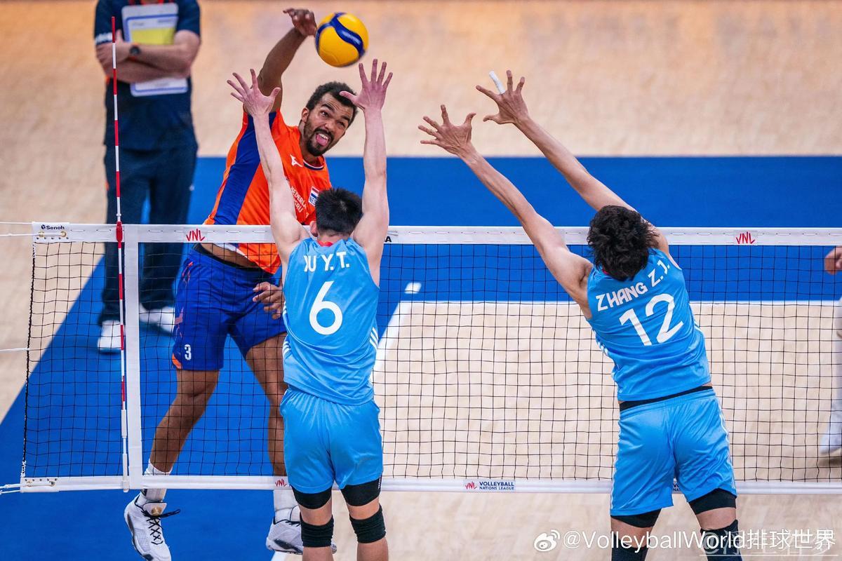 中国男排连胜势头不减 3-1力克荷兰队 中国男排连胜势头不减 3-1力克荷兰队