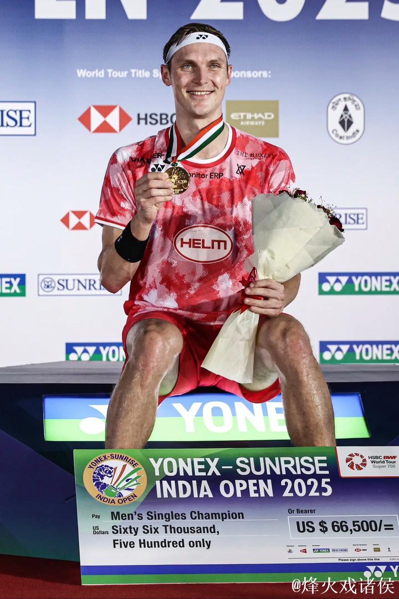 啊？羽毛球印度公开赛观众席闯入一只猴子