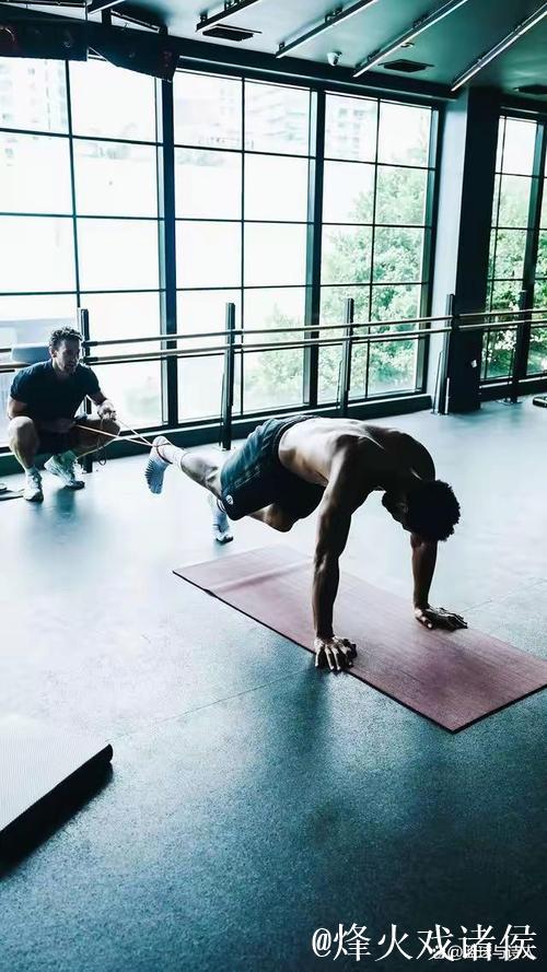 西蒙斯从背伤中完全康复 将无限制参加训练营